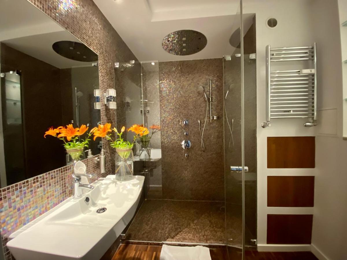 Aravel Suites Вроцлав Екстериор снимка