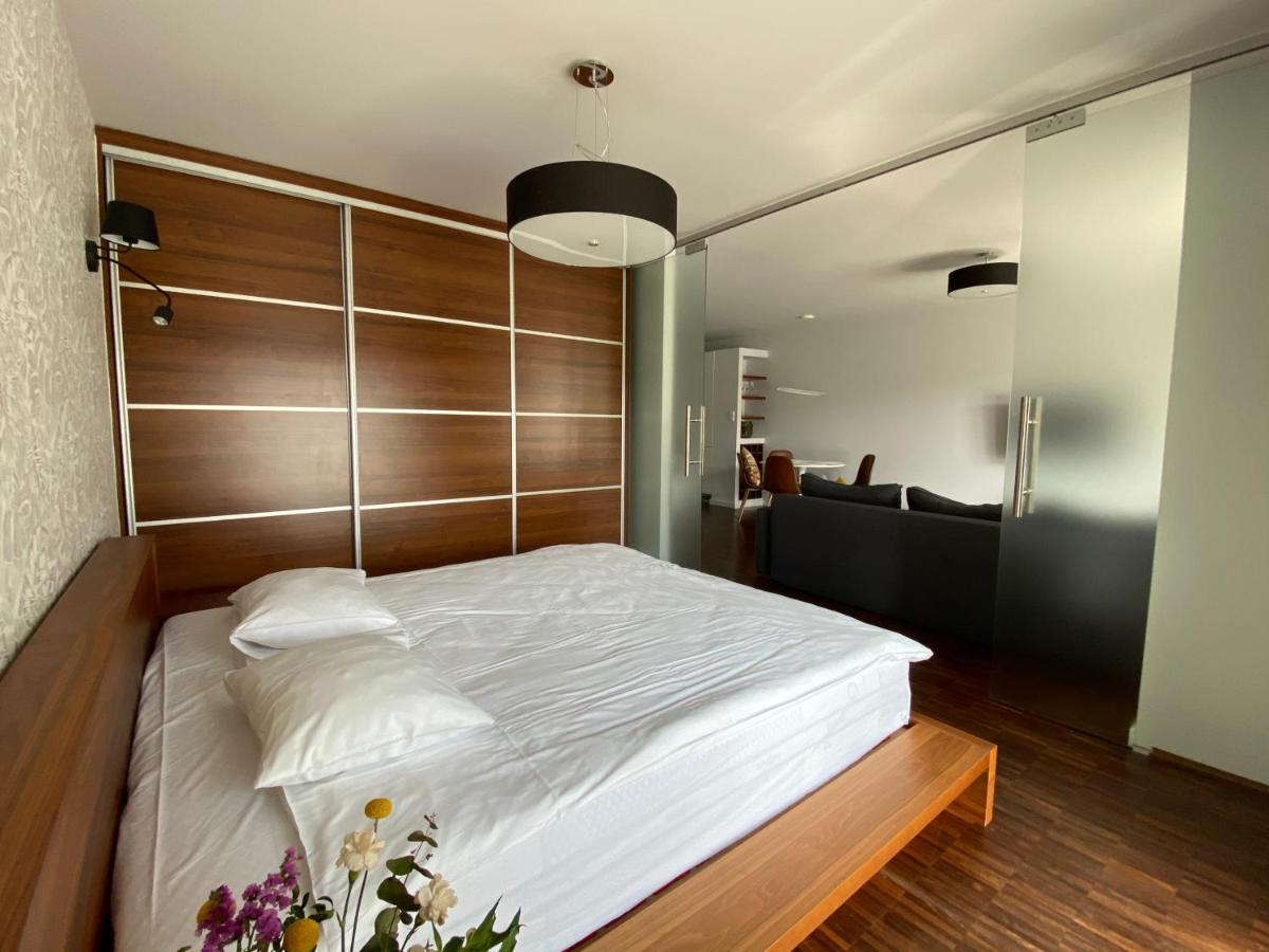 Aravel Suites Вроцлав Екстериор снимка