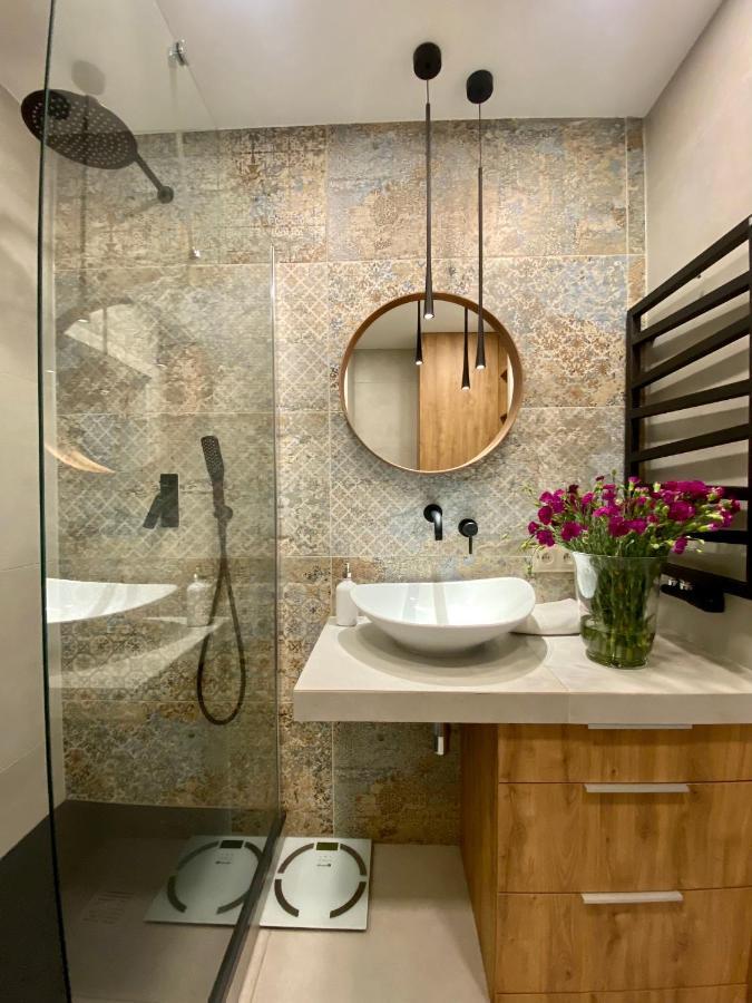 Aravel Suites Вроцлав Екстериор снимка