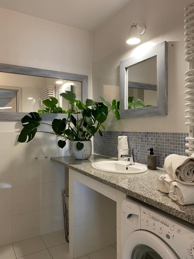Aravel Suites Вроцлав Екстериор снимка