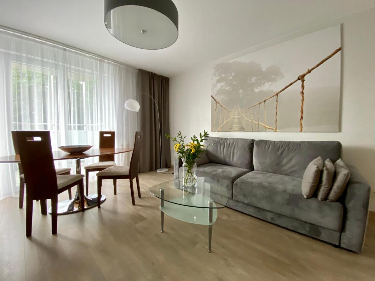 Aravel Suites Вроцлав Екстериор снимка